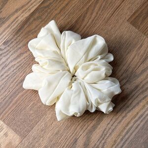 NWOT Free People Jumbo Scrunchie